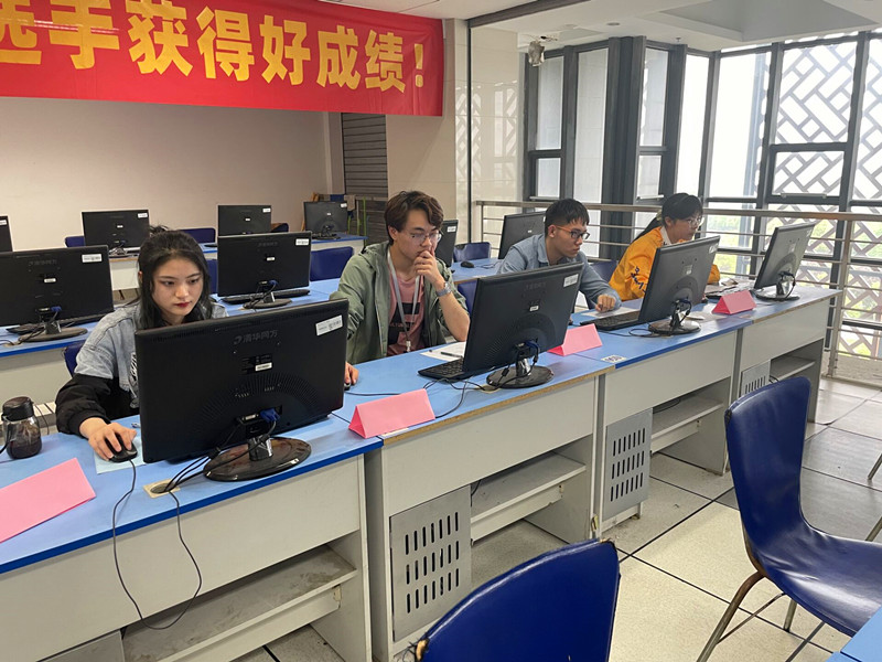 特等奖团队比赛中_副本.jpg